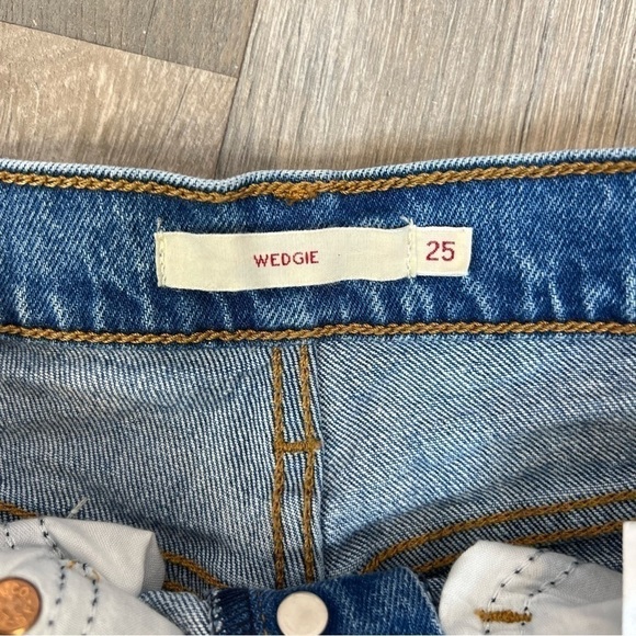 ☀️LEVI’S Wedgie Short - Picture 7 of 12